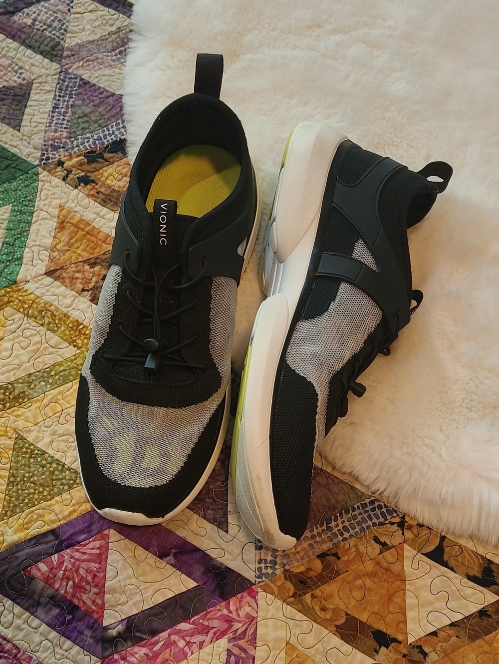 Vionic Vortex Amalia Black & White Slip-On Athletic Comfort Sneakers Size 9